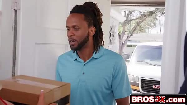 Thick Giant Tits Blonde MILF Gets Horny For Delivery Guy’s BBC