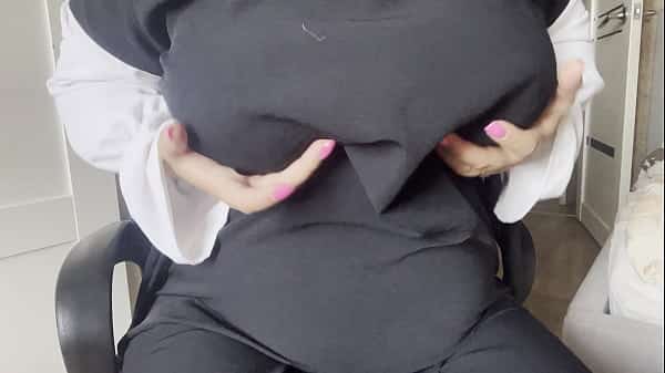 Friend’s Moroccan wife asks him to jerk off to her