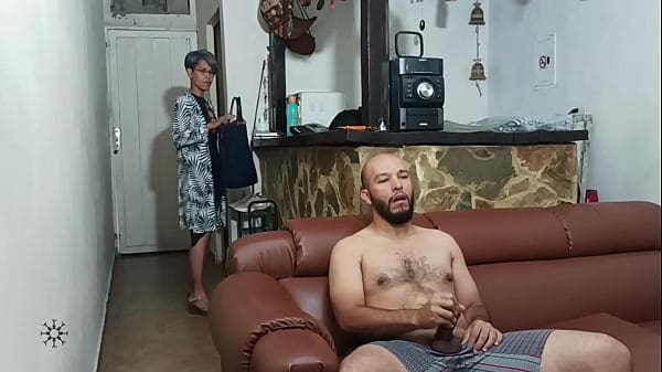 a very nice and accommodating stepsister, what a perverted mouth she has – Porn in Spanish.