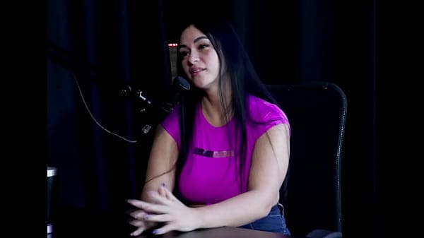 Grava bastante fetiches, teve experiência com mulher em atendimento, se cansou de levar chifres e decidiu voltar ao pornô com o marido – Angel Baronesa (SHEER/RED)