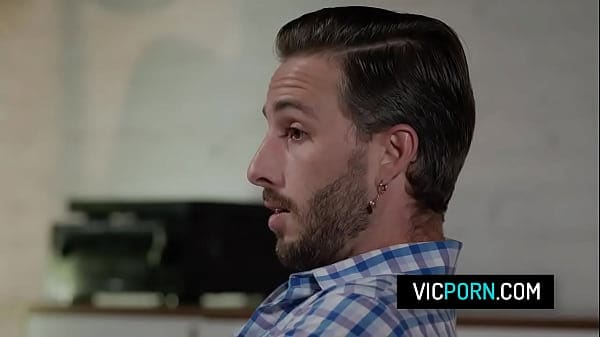 Sex addicts anonymous meeting turned into group sex