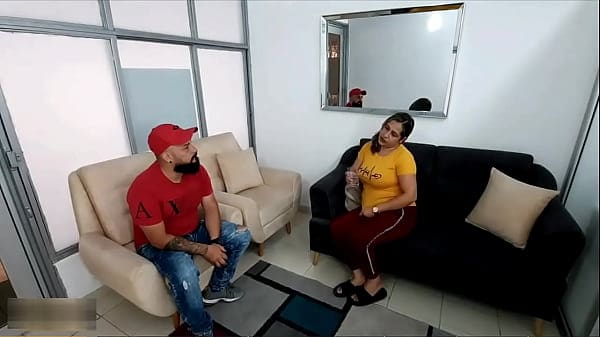 Me follo a la amiga de mi madrastra mientras le hace la visita y cumplí mi fantasía sexual cojiendo con una HOT MILF – Porno en Español
