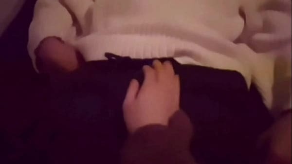 濃厚手コキされても無反応を突き通すM男！あまりの気持ち良さに我慢出来ず大量射精　亀頭責め　ザーメン　ねっとり　デカチン　寸止め　悶絶　淫乱　乳首責め　投稿　主観　個人撮影　素人　日本人　えむゆみ