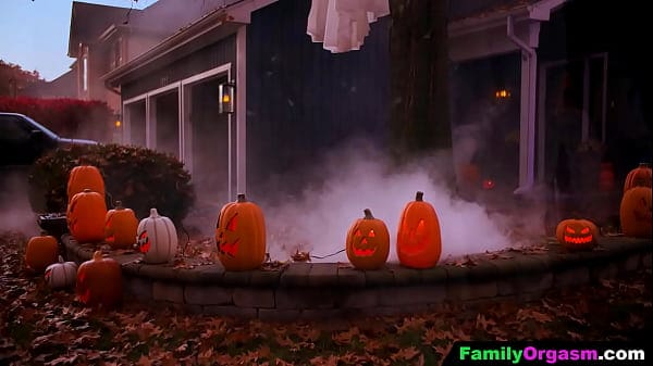 FamilyOrgasm – Step Dad and Stepdaughter Cheated Stepmom the Past Hallloween