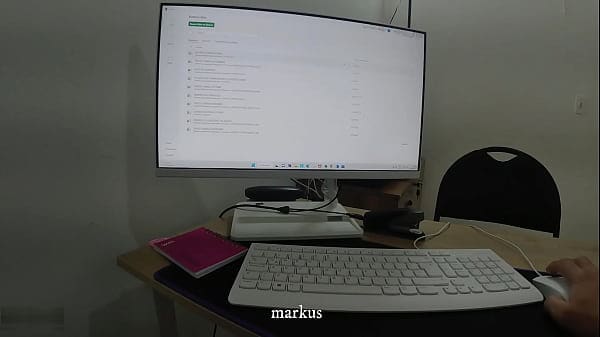 Me pongo bien cachondo con mi jefa hasta terminar follandola y haciéndola mi puta – CREAMPIE – PORNO EN ESPAÑOL