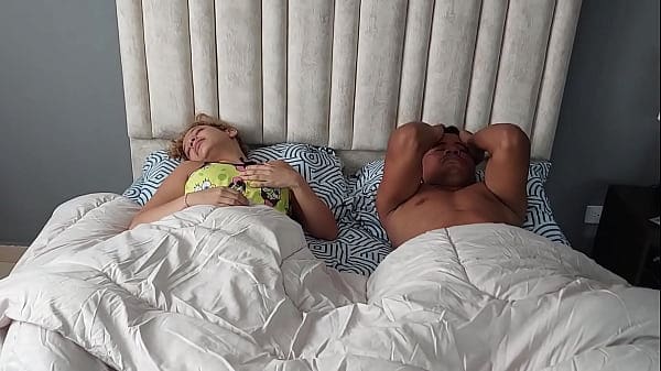 I share the bed with my stepsister, I end up sucking her pussy